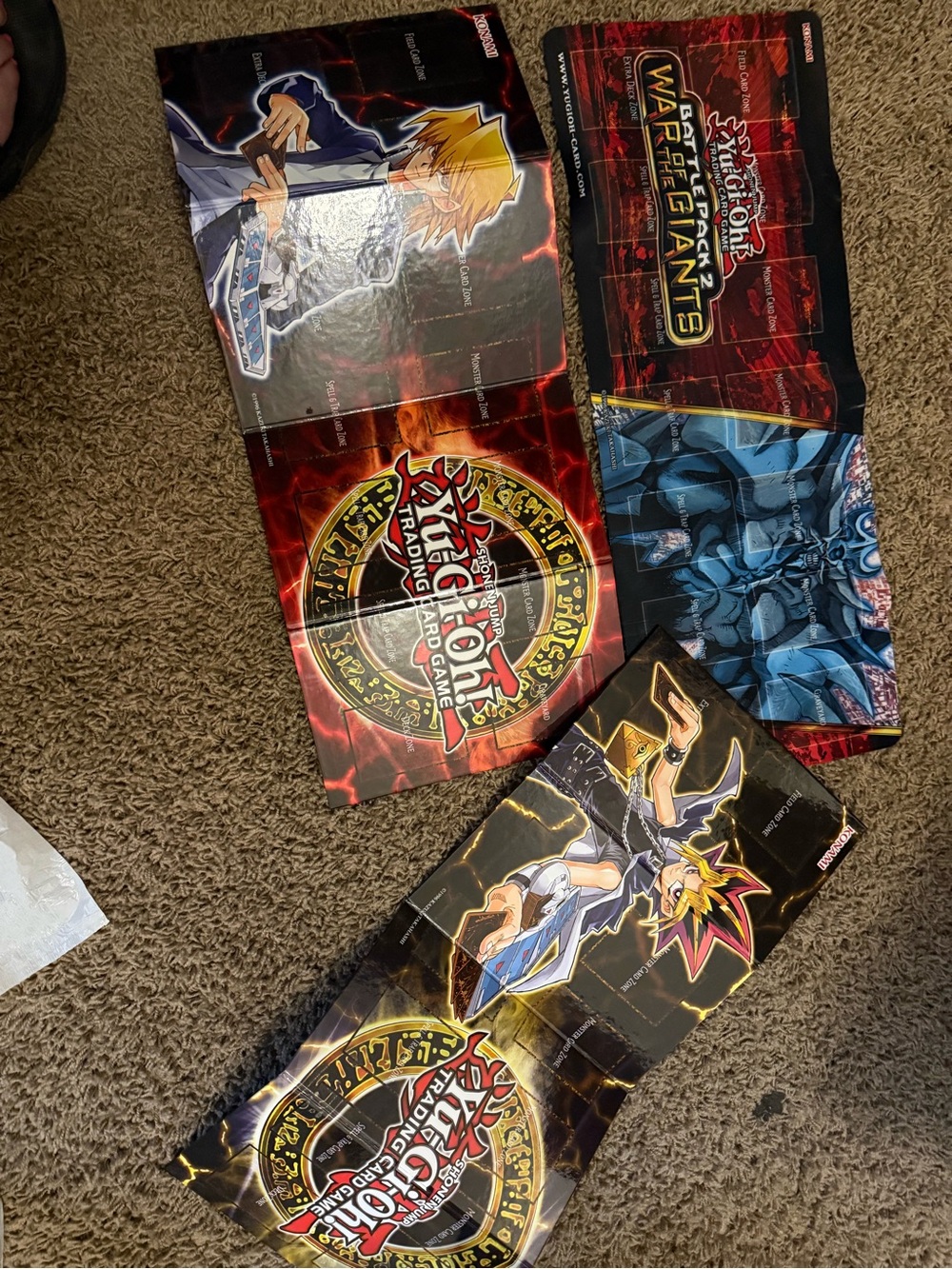 Yu-Gi-Oh! Trading Card Playmat Set - Black and Red